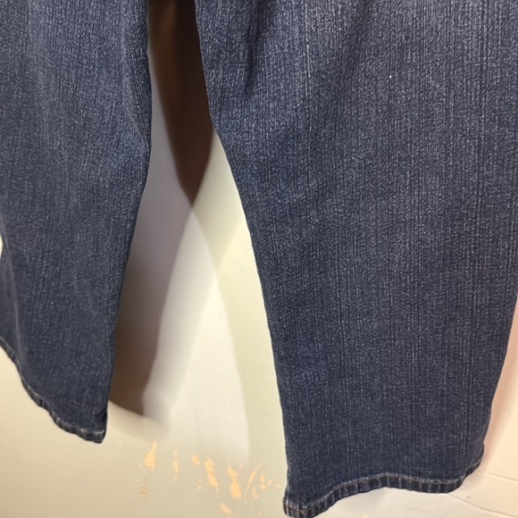 St John bay high water jeans the length is 21”. W17. R11 nice scroll work pocket - Picture 6 of 8